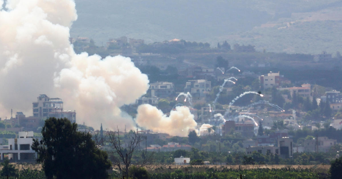 israel-launches-new-strikes-on-hezbollah-in-lebanon,-warns-people-to-flee