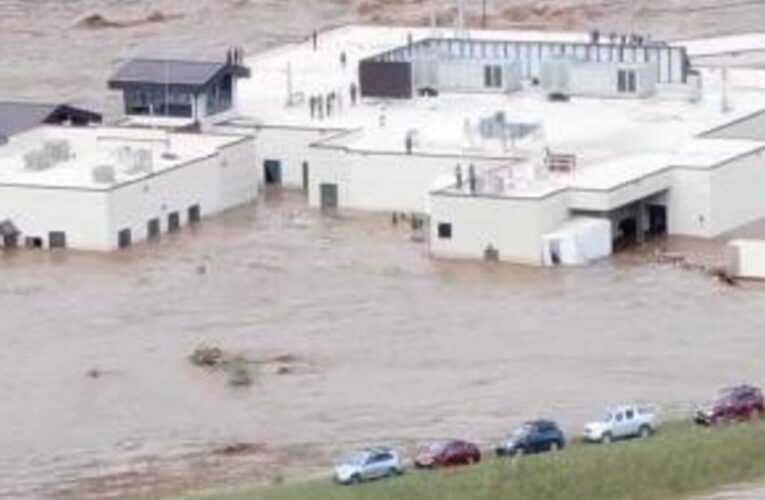 Dozens airlifted from Tennessee hospital roof amid flooding