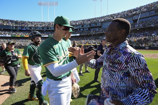 Soderstrom, Athletics say farewell to Oakland