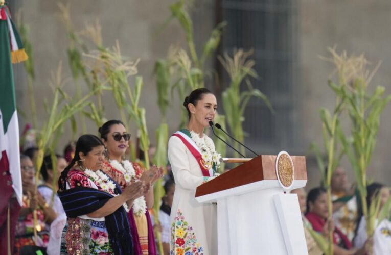 Luces, cámara, acción: arrancan las mañaneras de Sheinbaum en México ante el espejo de López Obrador