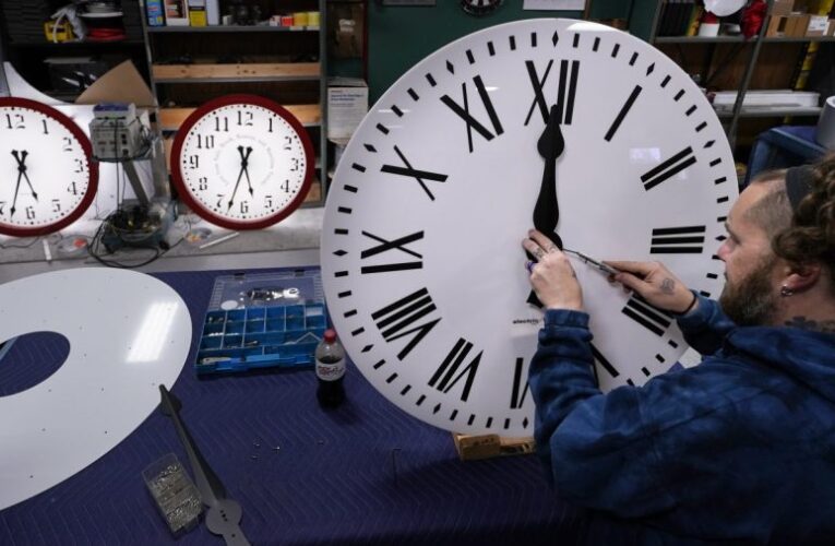 Daylight saving time: Does California want to end it?