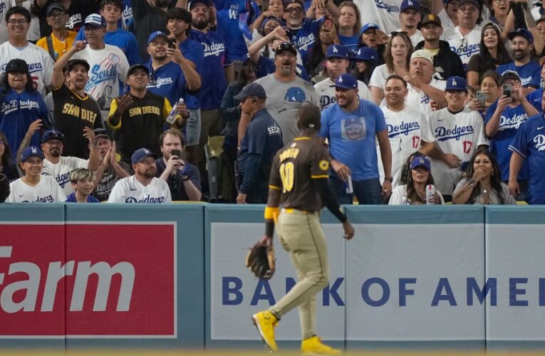 Dodger Stadium fans toss balls and trash on field, interrupt Padres’ 10-2 win that evens NLDS