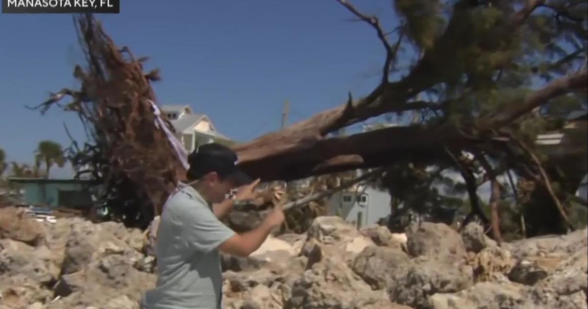 hurricane-milton-pushed-giant-debris-into-homes,-roads