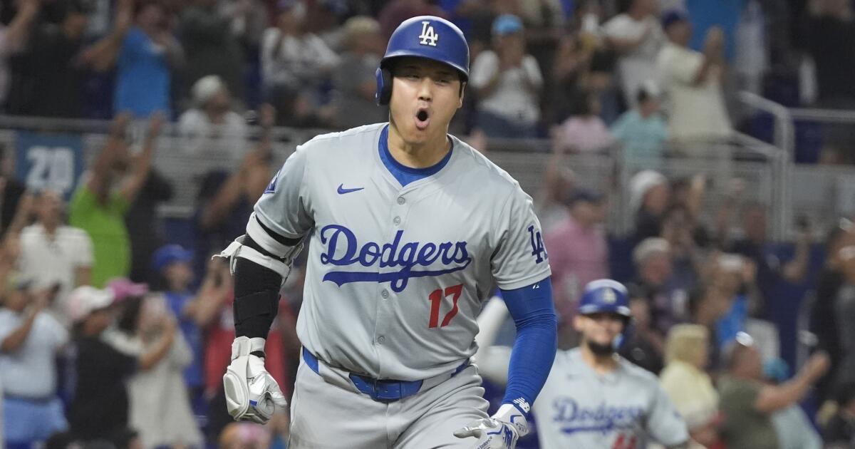 shohei-ohtani’s-50th-home-run-ball-can-be-sold,-judge-says.-but-who-will-pocket-the-cash?