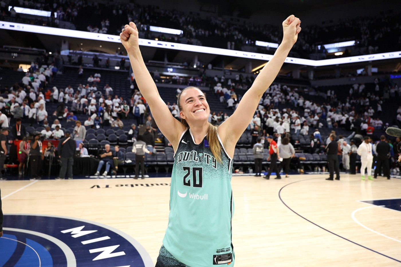 ionescu’s-3-pointer-with-1-second-left-gives-liberty-80-77-win-over-lynx-and-2-1-lead-in-wnba-finals