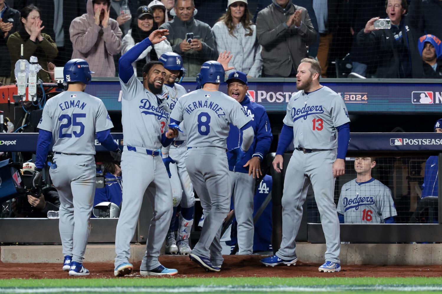 plaschke:-dodgers-superiores-y-en-camino-hacia-la-serie-mundial