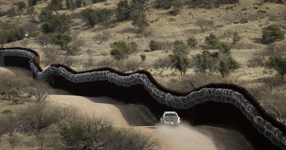 heat,-thirst-and-rosaries:-a-drive-along-arizona’s-border-with-mexico