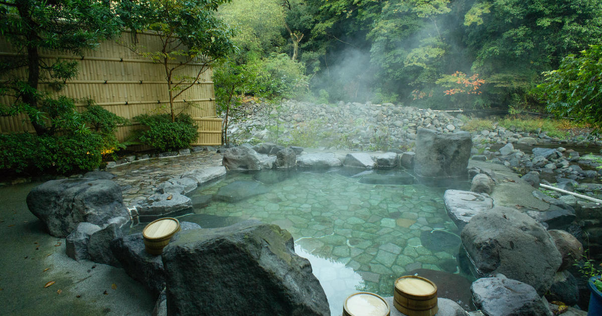 first-japanese-“onsen,”-bath-house-with-many-naked-customers,-opening-in-us.