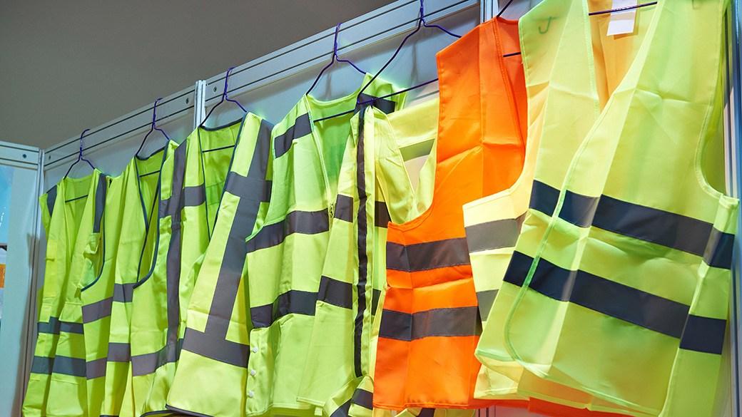 stay-visible-with-these-top-reflective-safety-vests