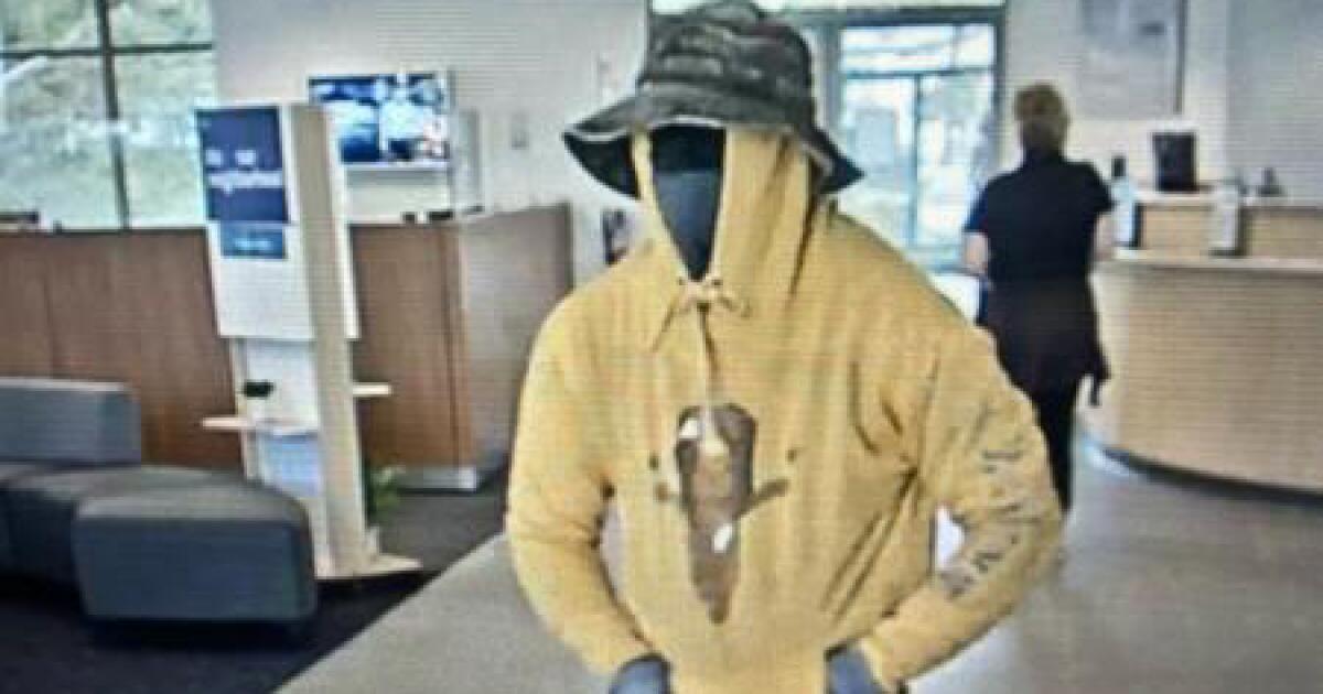 masked-man-fires-gun-inside-bank,-narrowly-missing-teller,-and-flees-with-$31,000