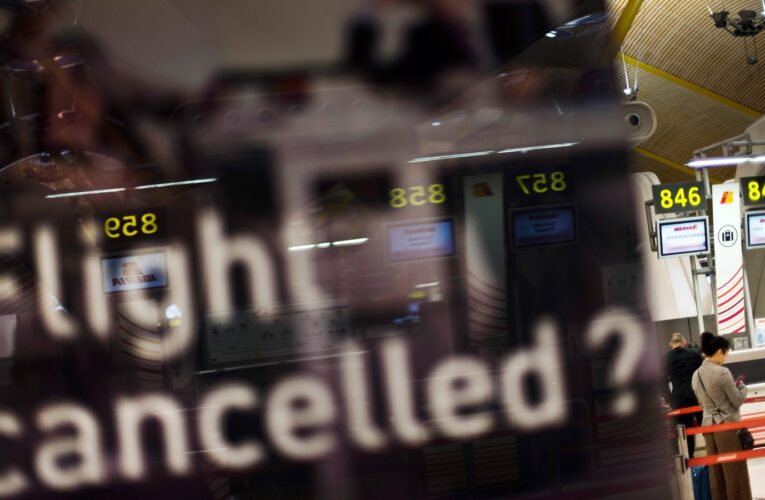 US airlines required to automatically refund you for canceled flight