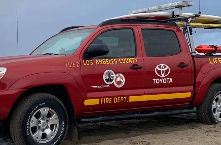 Boat capsizes in waters off Redondo Beach; 1 reportedly dead, 5 rescued