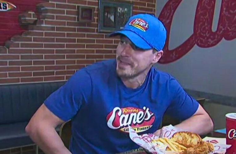 Dodgers Kiké Hernández works celebratory ‘shift’ at Raising Cane’s