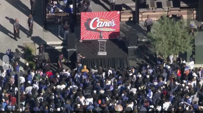 Dodgers fans swarm to meet Walker Buehler and Kiké Hernández. Is this farewell?