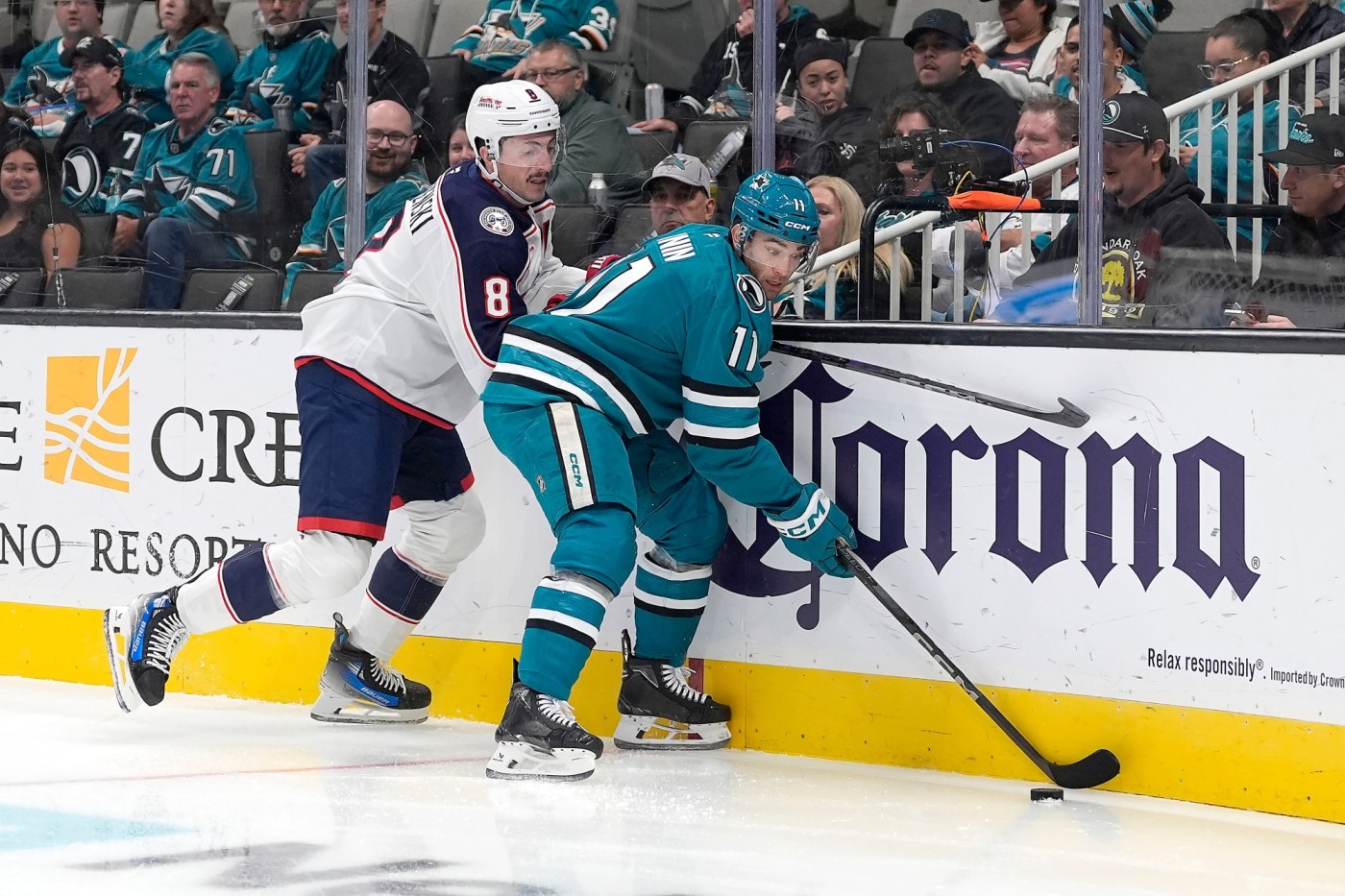 vanecek-makes-nhl-history-as-sharks-beat-blue-jackets-in-ot