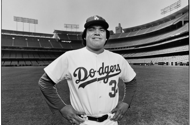 Los Angeles gathering to celebrate life and legacy of Dodgers legend Fernando Valenzuela 