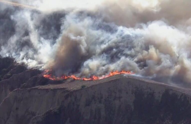 Mountain fire: Evacuations, road closures, shelters in Ventura County