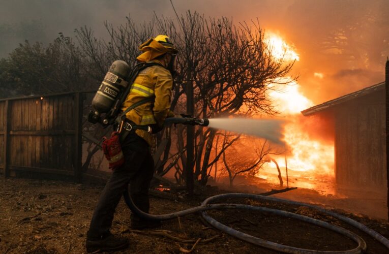 Thousands in Southern California without power as Santa Ana winds wreak havoc