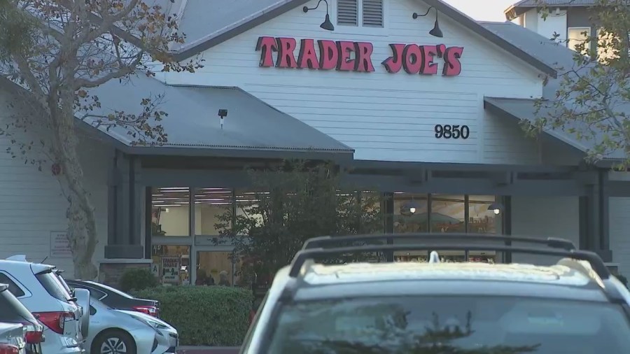 trader-joe’s-shoppers-targeted-in-recent-string-of-cell-phone-thefts