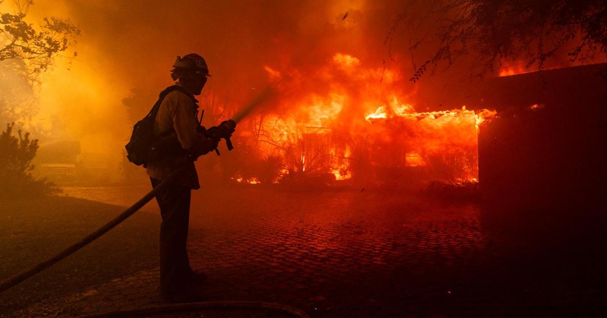 mountain-fire-in-southern-california-0%-contained-after-growing-incredibly-fast