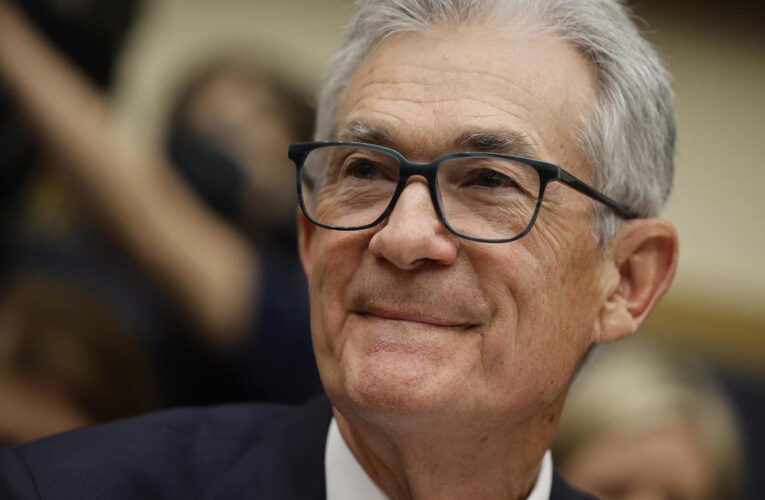 The Federal Reserve lowers interest rates by 0.25 percentage points