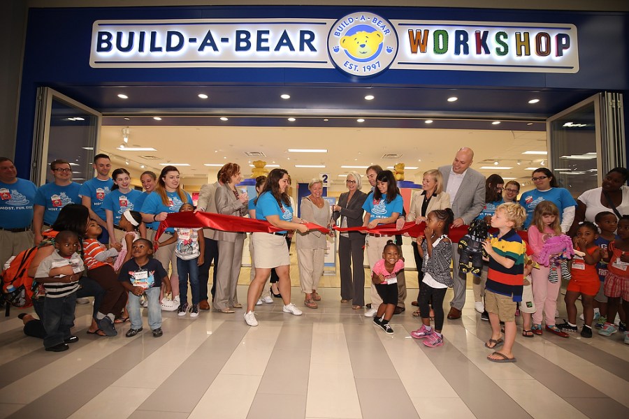 build-a-bear-to-celebrate-hello-kitty’s-50th-anniversary-with-new-workshop-experience-in-la.