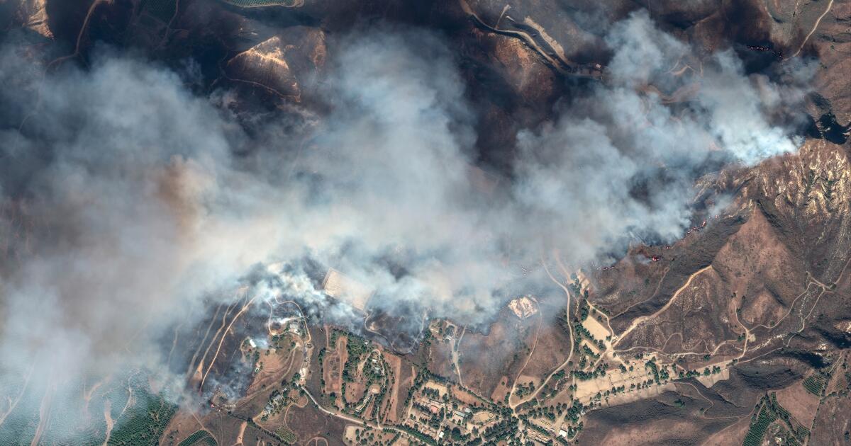 satellite-photos-show-intense-power,-devastation-of-the-mountain-fire