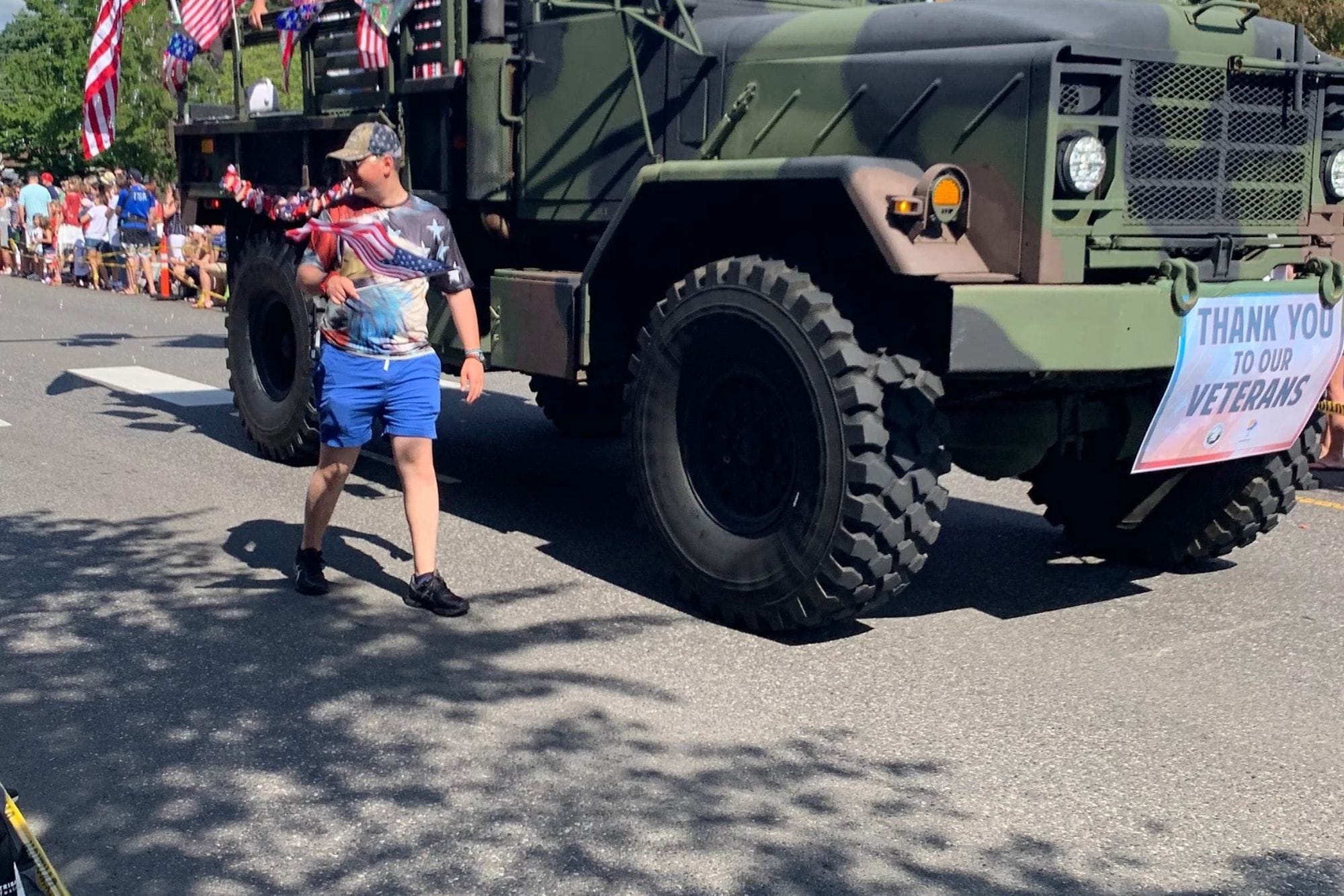 a-salute-to-veterans-brings-old-fashioned-parade-downtown