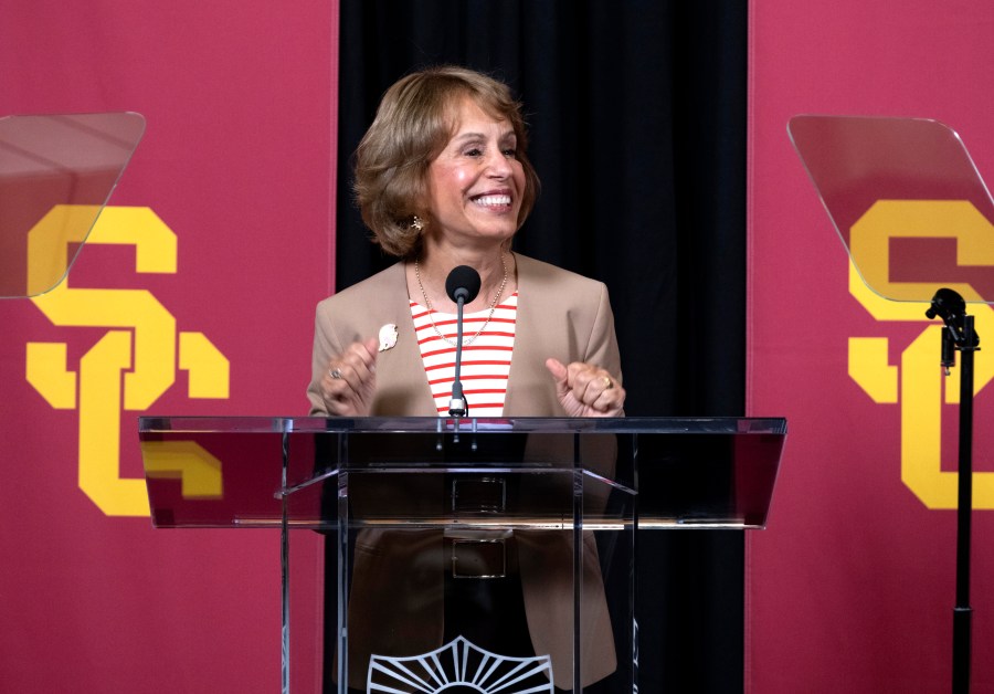 usc-president-carol-folt-to-retire-in-july