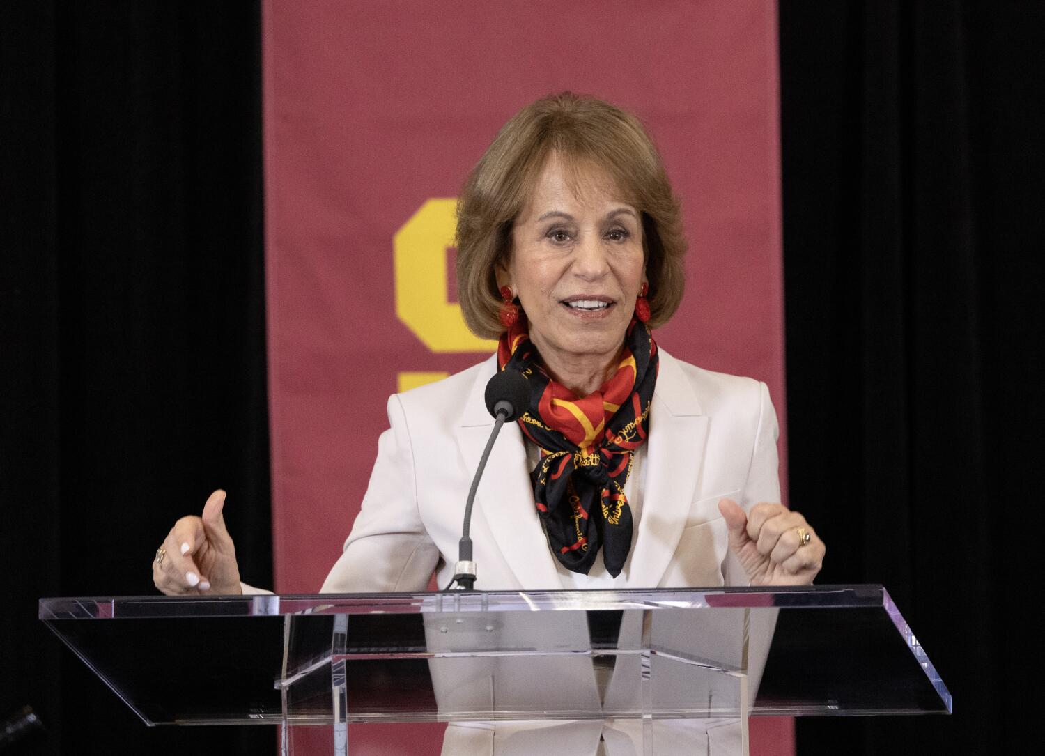 usc-president-carol-folt-to-retire-after-calming-scandals-and-drawing-protest-criticism