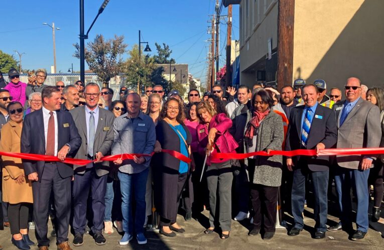 “Gourmet Alley” opens a pedestrian-only plaza in downtown Gilroy