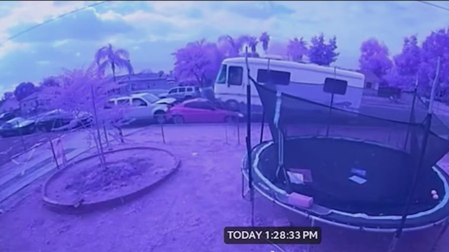 out-of-control-rv-crashes-into-parked-cars-in-san-bernardino-neighborhood,-1-totaled