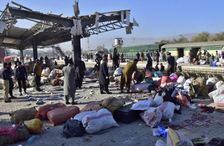 Dozens killed in suicide bombing at Pakistan train station