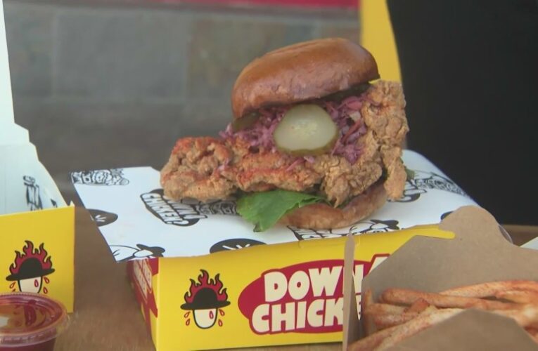 L.A. restaurants helping customers celebrate National Fried Chicken Sandwich Day  