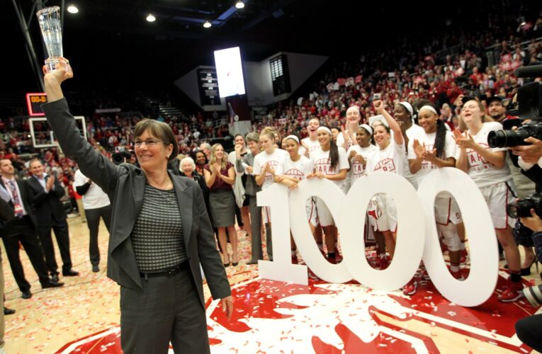 Solid ground: Stanford to honor basketball coaching legend by naming Maples Pavilion court after VanDerveer