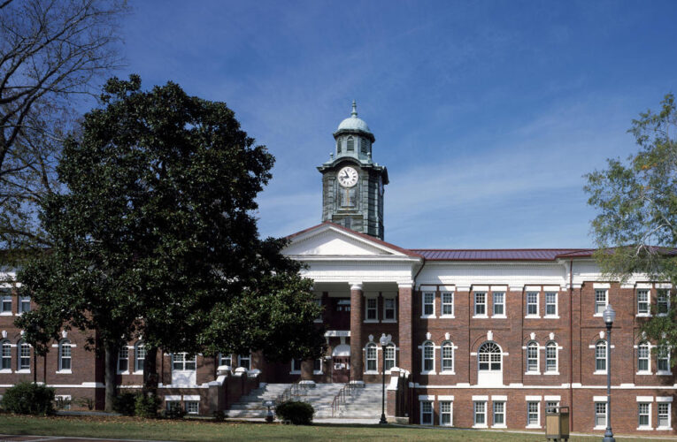 1 killed, several injured in shooting at Tuskegee University in Alabama