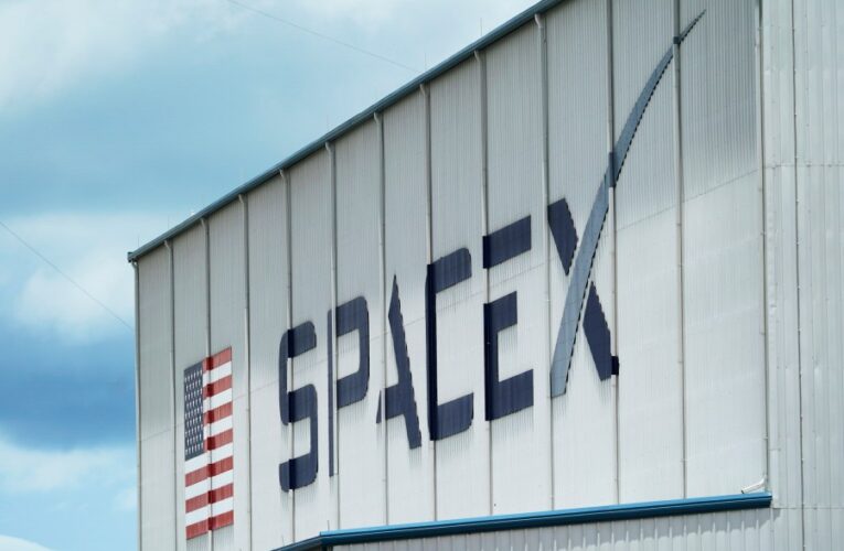 SpaceX launches and lands Falcon 9 rocket deploying 24 Starlink satellites