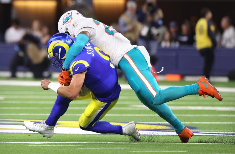 Column: Rams are Monday night no shows in no-touchdown performance against Dolphins