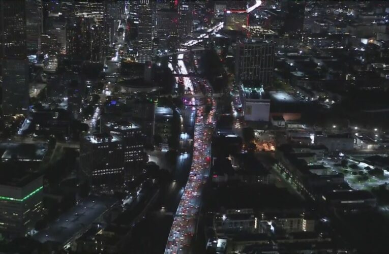 Deadly crash shuts down all lanes of northbound 110 Freeway in downtown Los Angeles