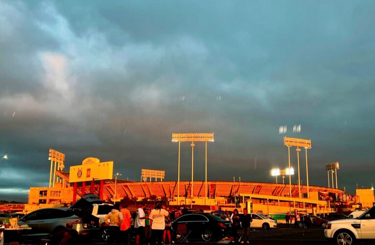 Why is Alameda County holding up the sale of the Oakland Coliseum?