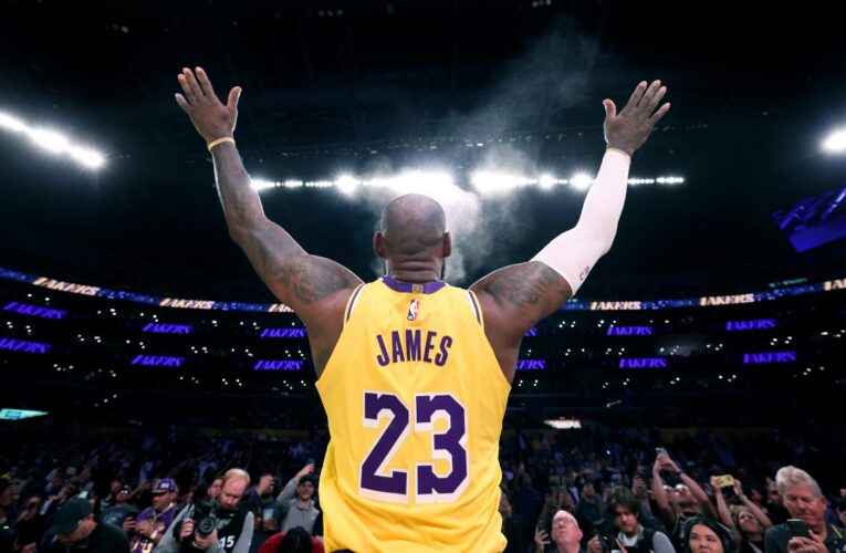 Another LeBron James triple-double leads Lakers to third win in a row