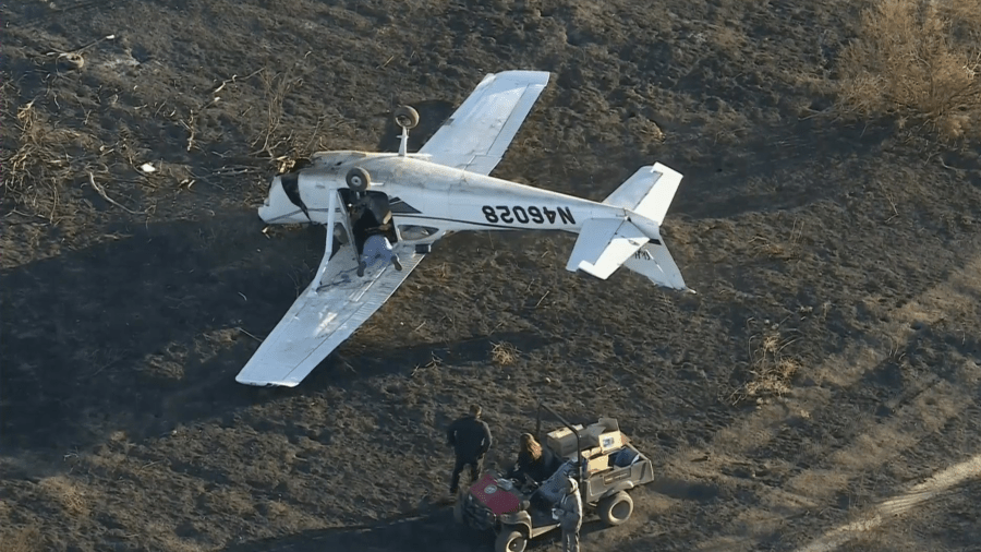 two-people-survive-crash-landing-in-field-near-van-nuys-airport