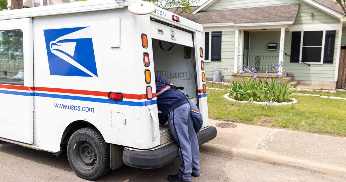 after-two-stamp-hikes,-the-usps-lost-nearly-$10-billion-in-2024