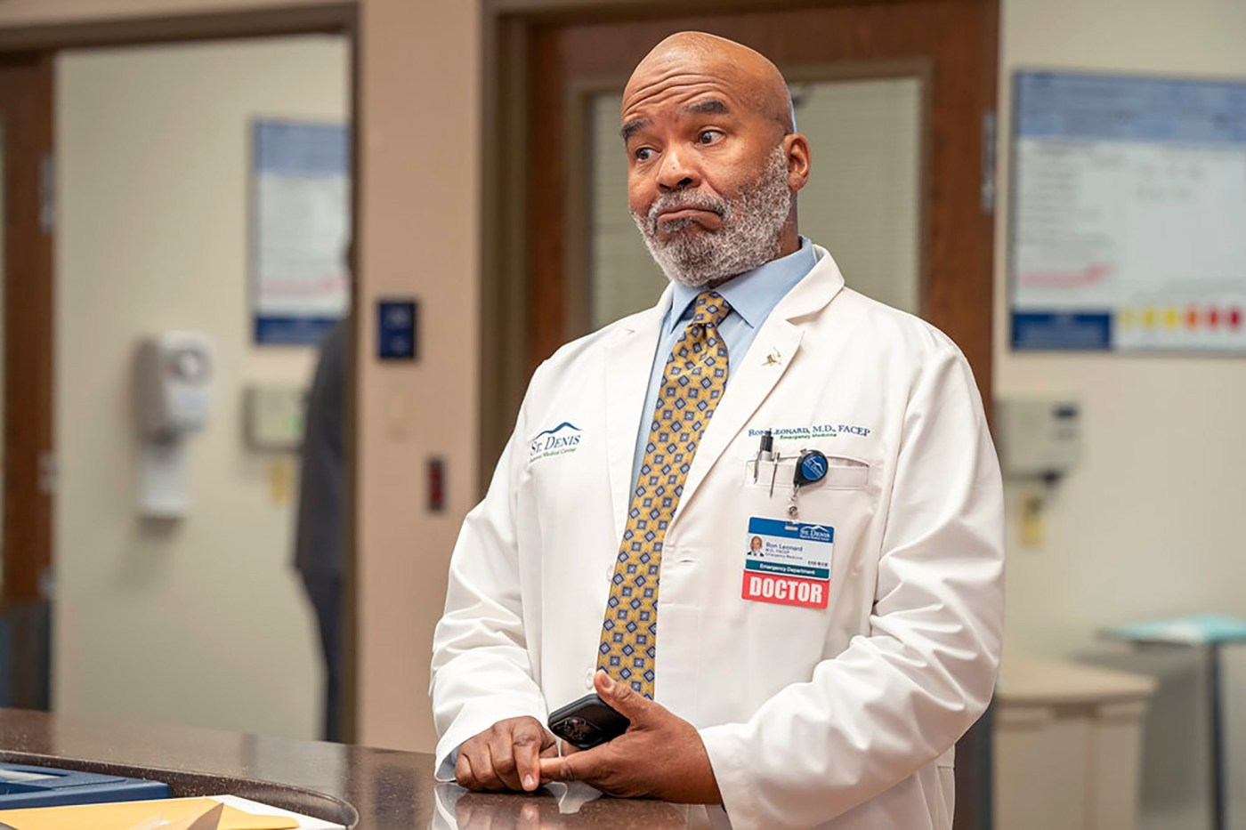 ‘st.-denis-medical’-review:-new-nbc-sitcom-is-‘the-office,’-but-in-a-hospital