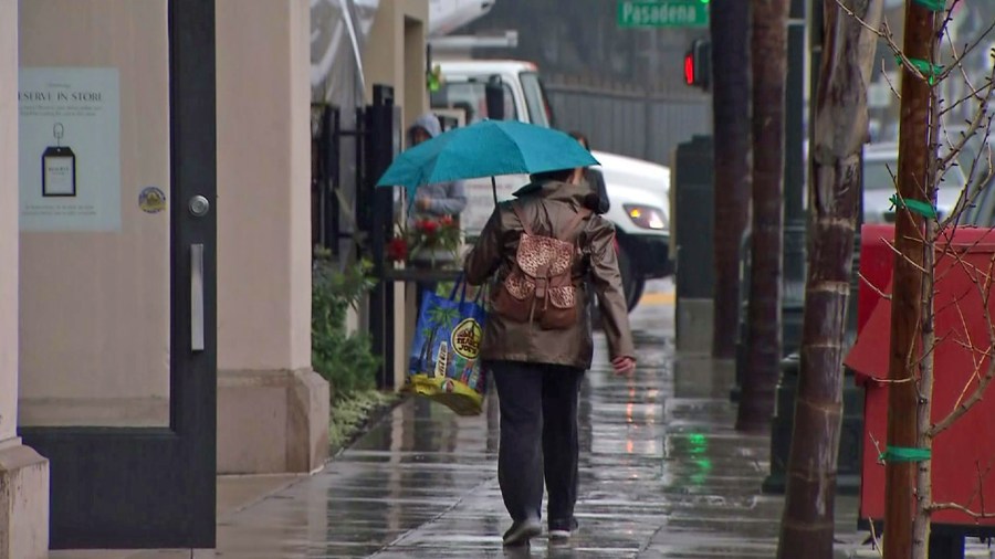 threatening-clouds,-scattered-showers-arrive-in-southern-california