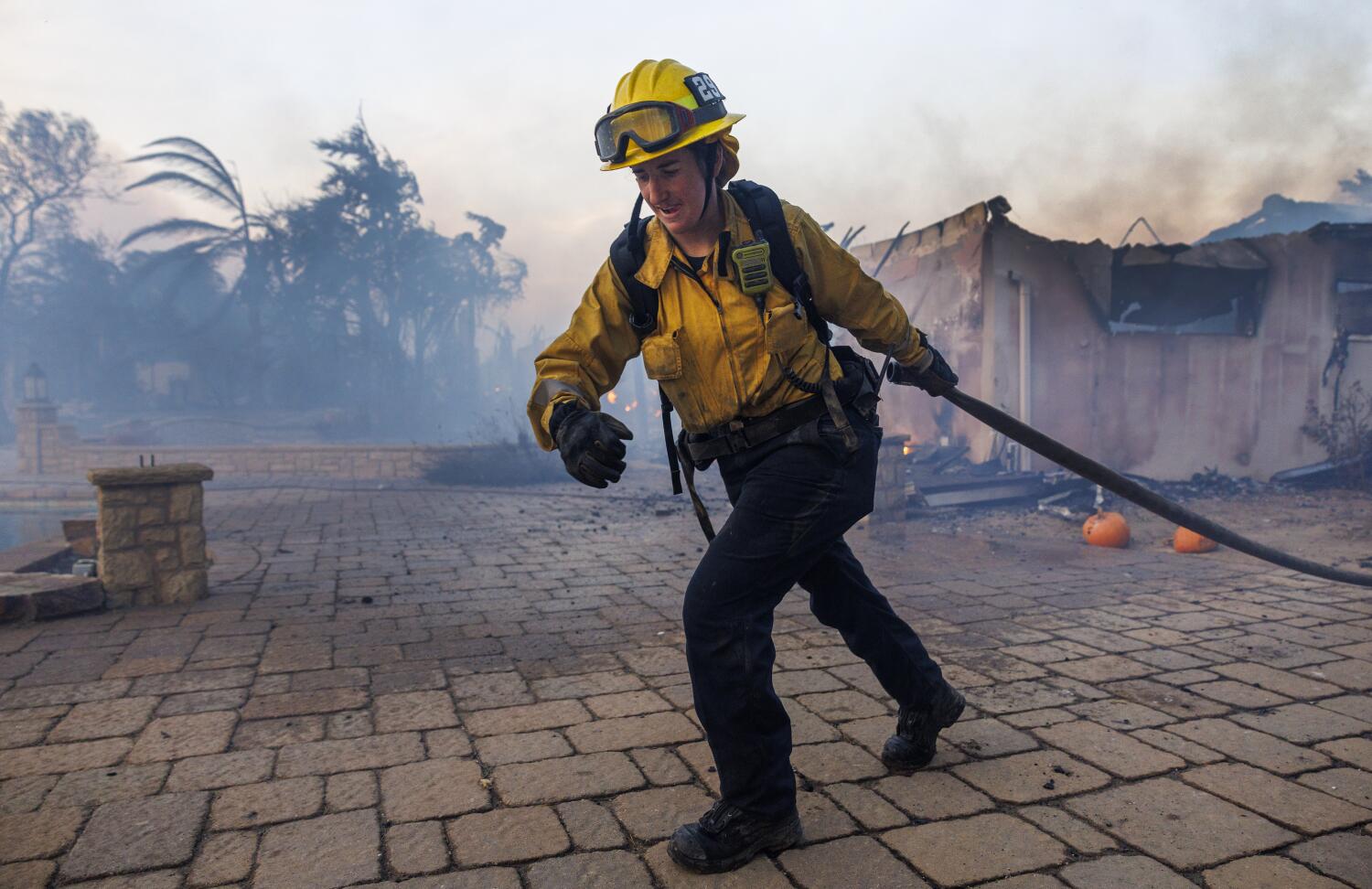 firefighters-faced-low-water-pressure-when-battling-mountain-fire.-here’s-what-happened