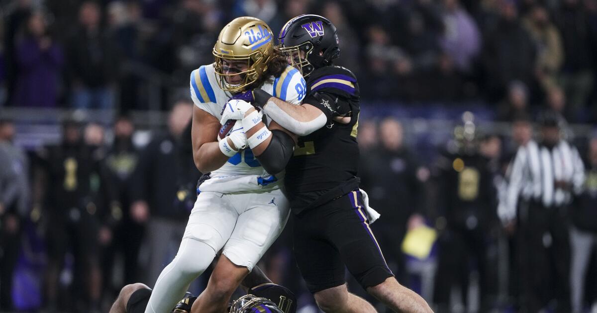 familiar-problems-haunt-ucla-during-loss-at-washington-as-bowl-path-gets-tougher