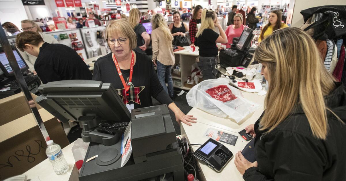 antes-de-solicitar-la-tarjeta-de-credito-de-una-tienda,-sepa-en-que-se-mete