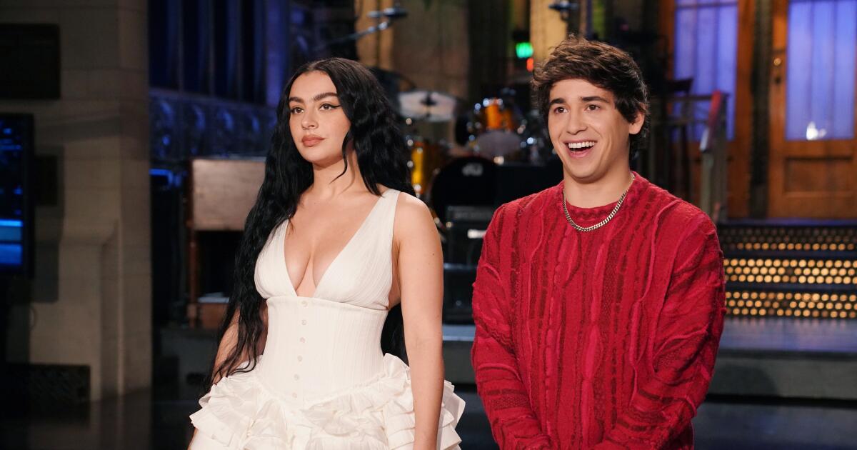 charli-xcx-helps-‘snl’-go-brat,-pulling-double-duty-as-host-and-performer