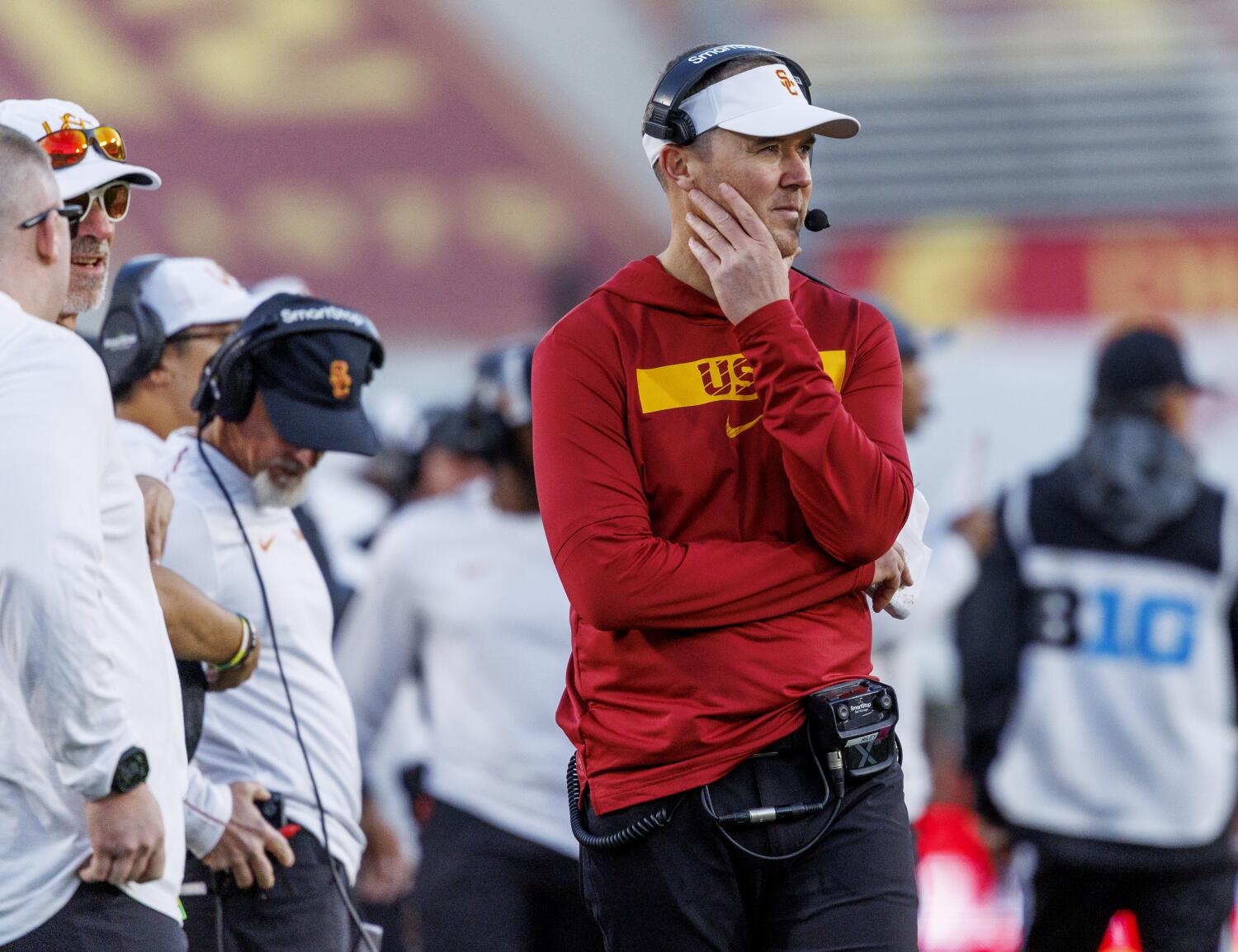 plaschke:-new-usc-quarterback-is-exactly-what-lincoln-riley-needed-to-give-him-new-life